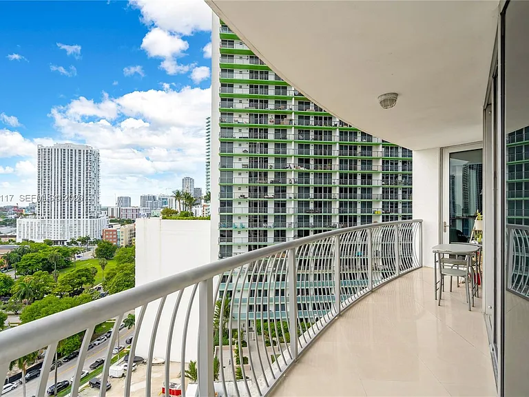 1750 N Bayshore Dr #1815 — Photo 22