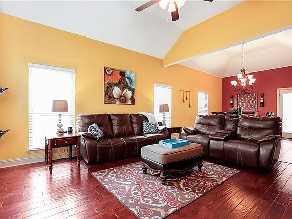 4th image of 10816 Thorngrove Ct