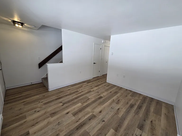300 Dewey St #5 — Photo 8