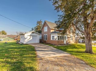 918 5th St, New Glarus, WI 53574