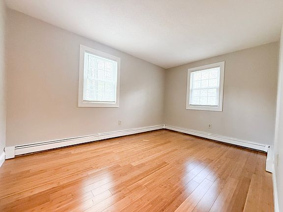 5th image of 31 Stonehenge Rd #1