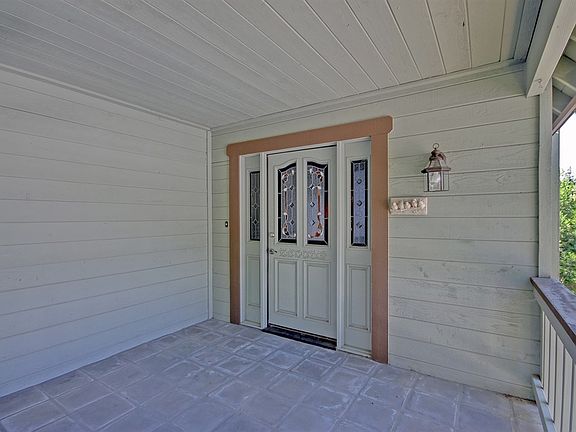 5th image of 27569 Cedarwood Dr