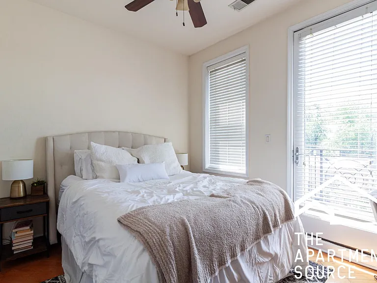 2029 W Division St #PENTHOUSE — Photo 13