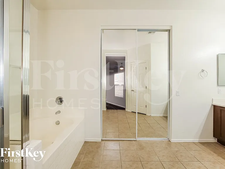 14210 W Mauna Loa Ln — Photo 9