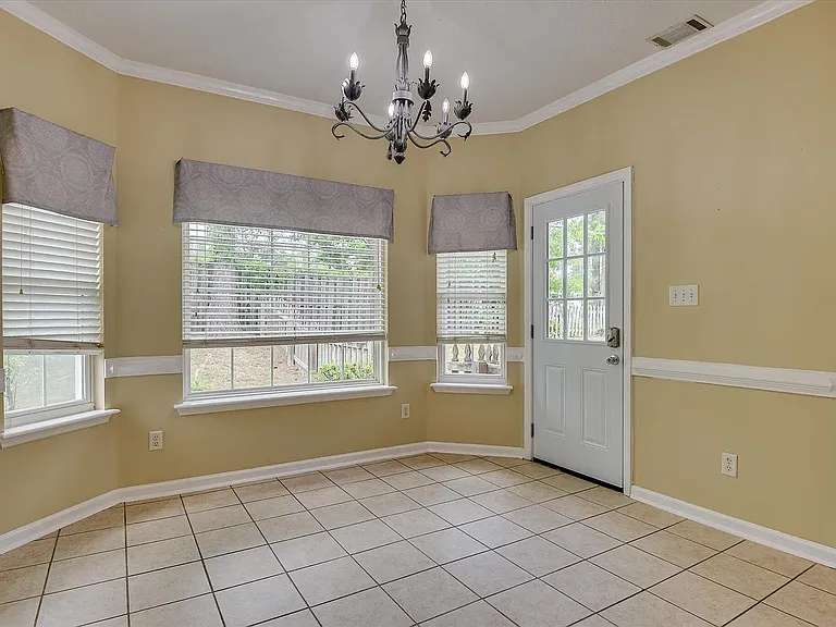 5755 Carriage Hills Dr — Photo 14