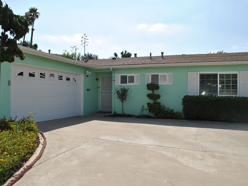 1st image of 851 Crest Dr