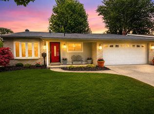 11109 S Maplelawn Ave, Taylor, MI 48180