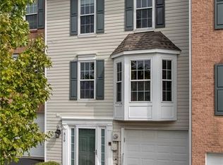 319 Murrays Ln, Pittsburgh, PA 15234