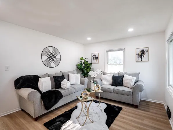 4726 W Villard AVENUE, Milwaukee, WI 53218