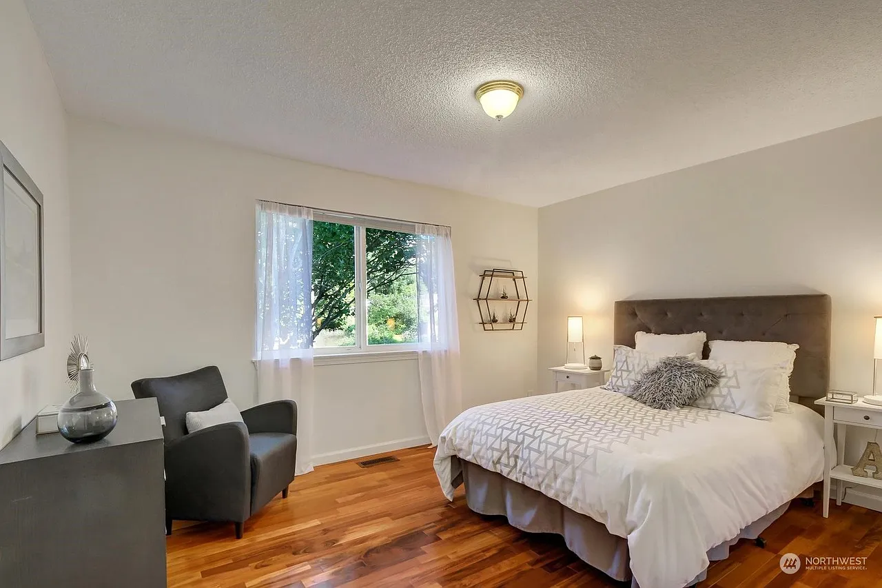3 bed, 1570 sqft, $3,700 — Photo 1