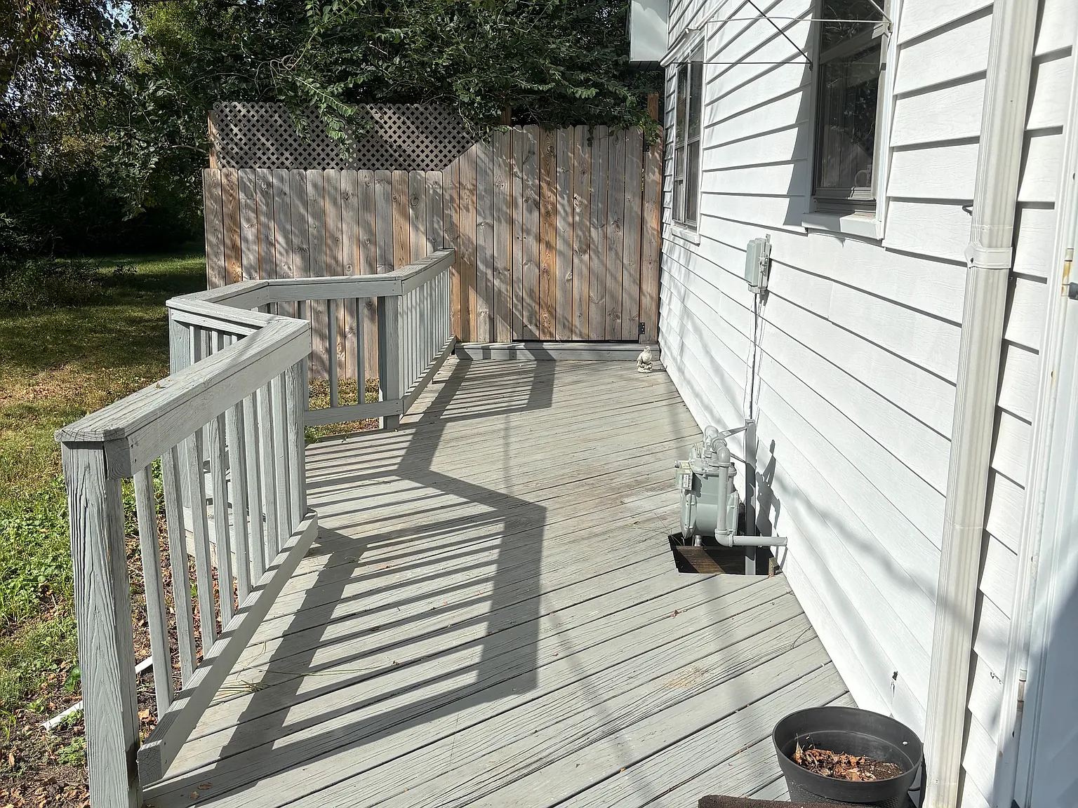 5 bed, 2500 sqft, $2,775 — Photo 2
