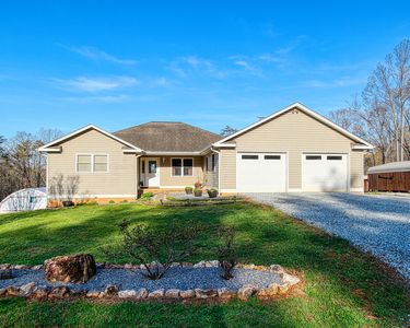 498 Meeks Rd, Penhook, VA, 24137
