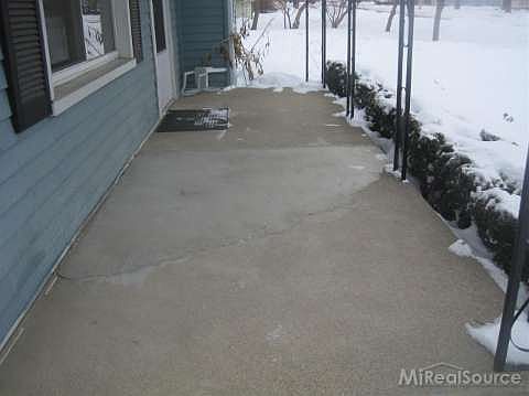 3rd image of 24123 Eureka Ave