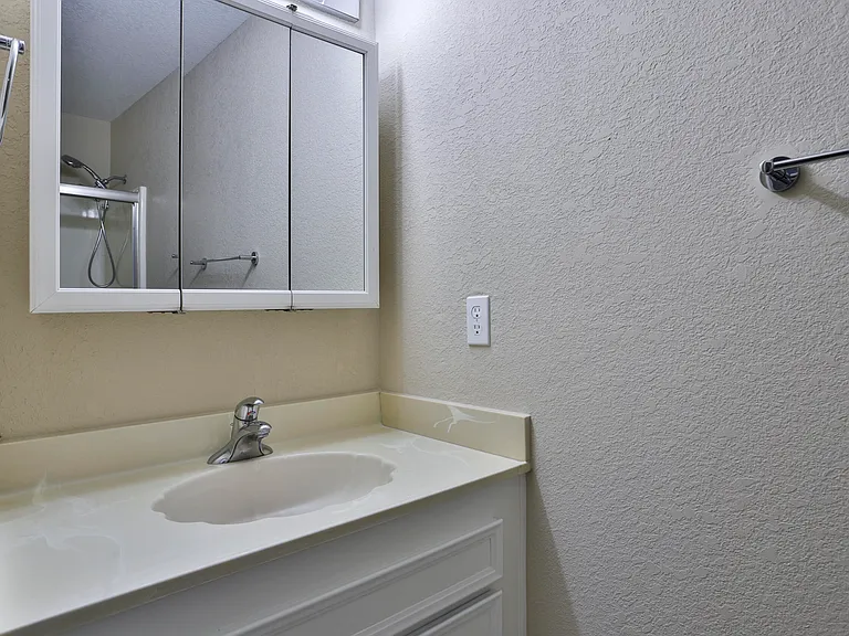 2820 N Arcadia Ct #B208 — Photo 16