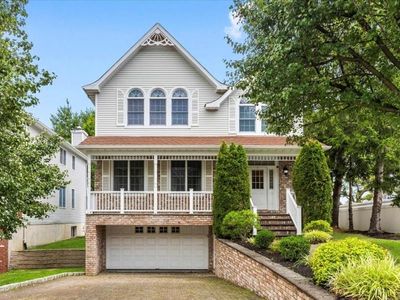 2 Apple Court, Eastchester, NY, 10709