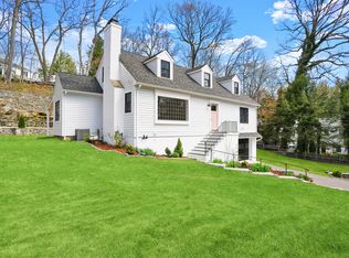 37 Fairway Ln, Greenwich, CT 06830