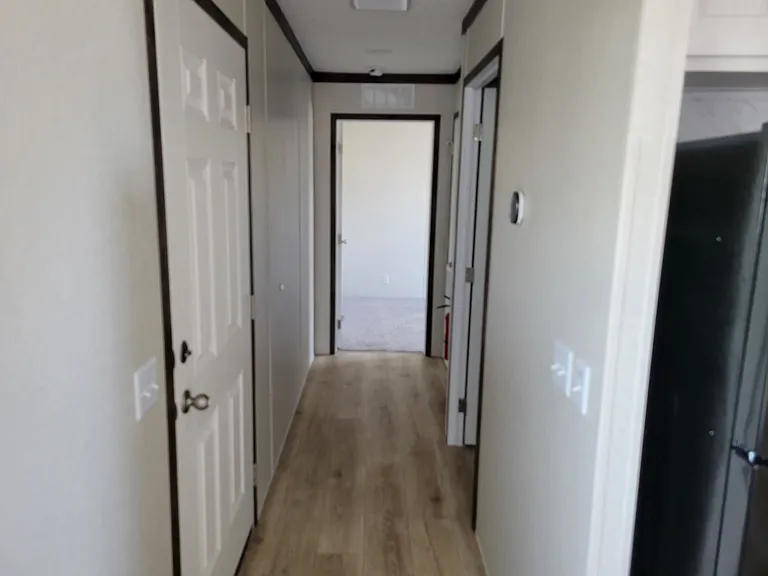 253 Dover Ct — Photo 6