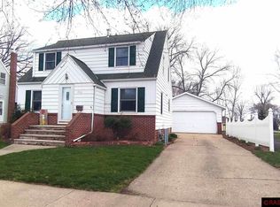 633 2nd Ave NE, Sleepy Eye, MN 56085