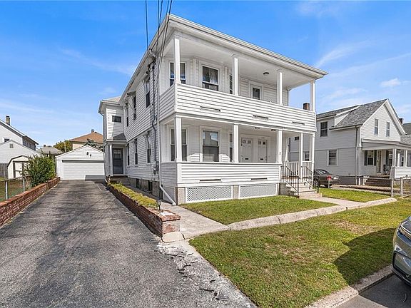 3rd image of 208 Suffolk Ave