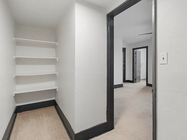 Kensington Apartments — Photo 22