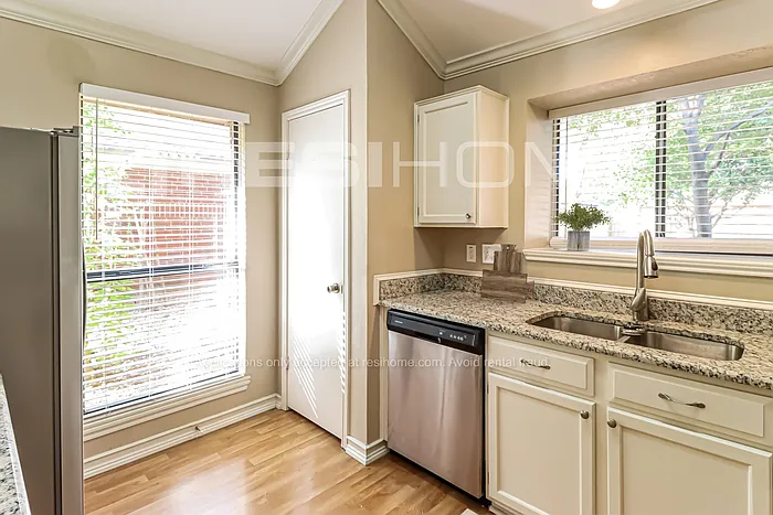 1541 N Valley Pkwy — Photo 4