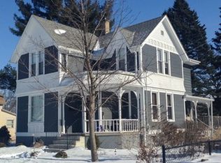 422 S Locust St, Sycamore, IL 60178