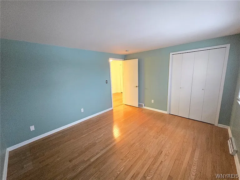 161 Foxpoint Dr W — Photo 27