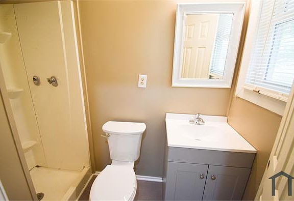 4th image of 3310 Ottawa Ave APT C