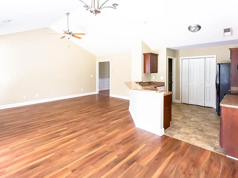 4719 Sweetwater Dr — Photo 4