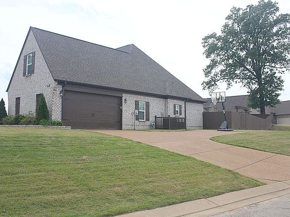 5th image of 4491 Vineyard Dr W