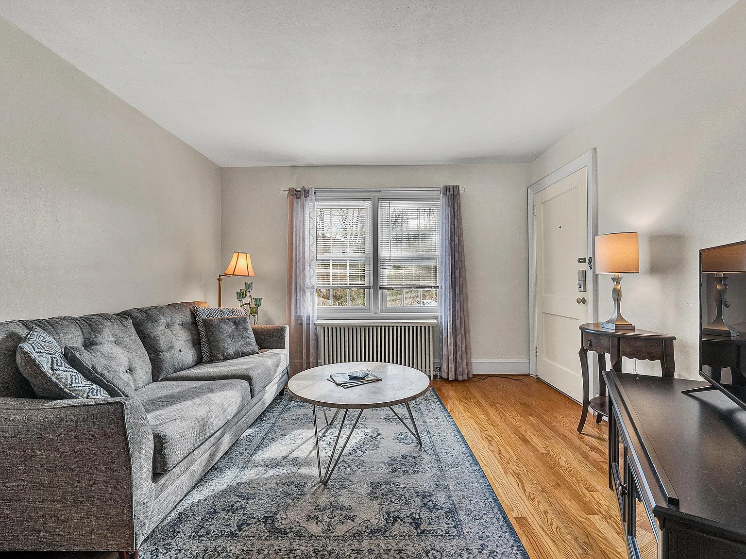 1 bed, 1.0 bath, 1000 sqft, $1,800 — Photo 3