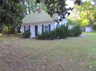 6847 Williams Landing Rd, Hayes, VA 23072