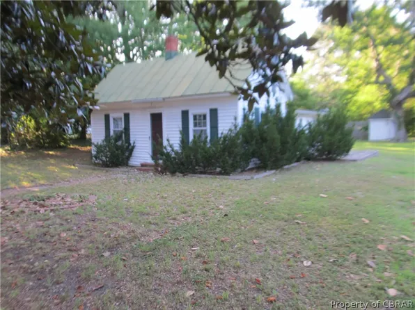 6847 Williams Landing Rd, Hayes, VA 23072