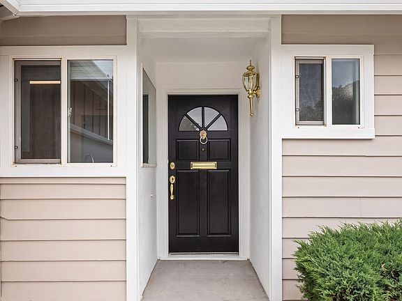 2nd image of 10852 Alderbrook Ln
