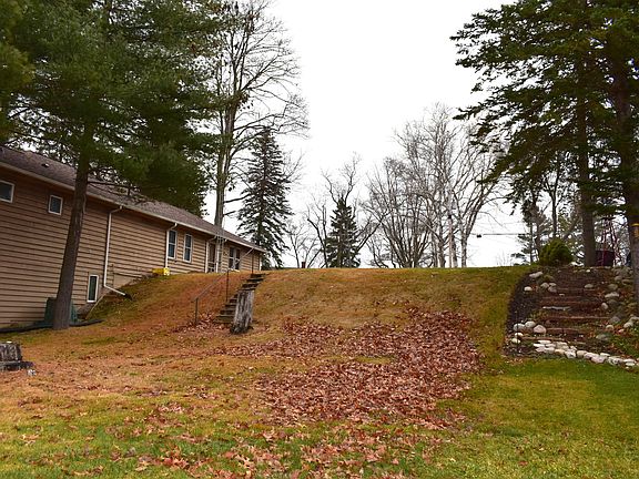 3rd image of 32240 Orchard Dr