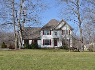 4271 Hunters Ridge Dr, Ravenna, OH 44266