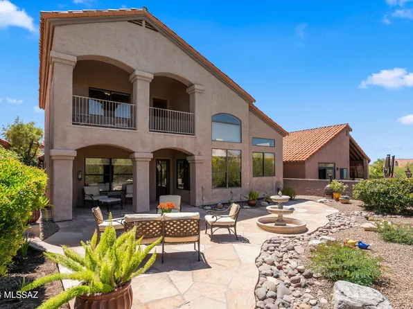 5979 N Moon Crest Dr, Tucson, AZ 85718