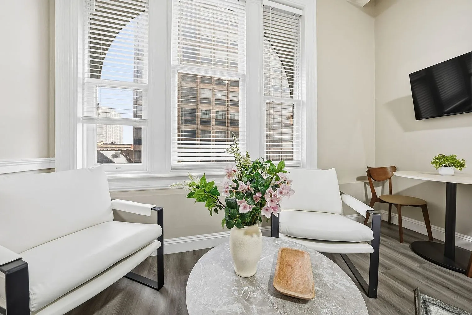 1 bed, 1.0 bath, 4660 sqft, $3,465 — Photo 1