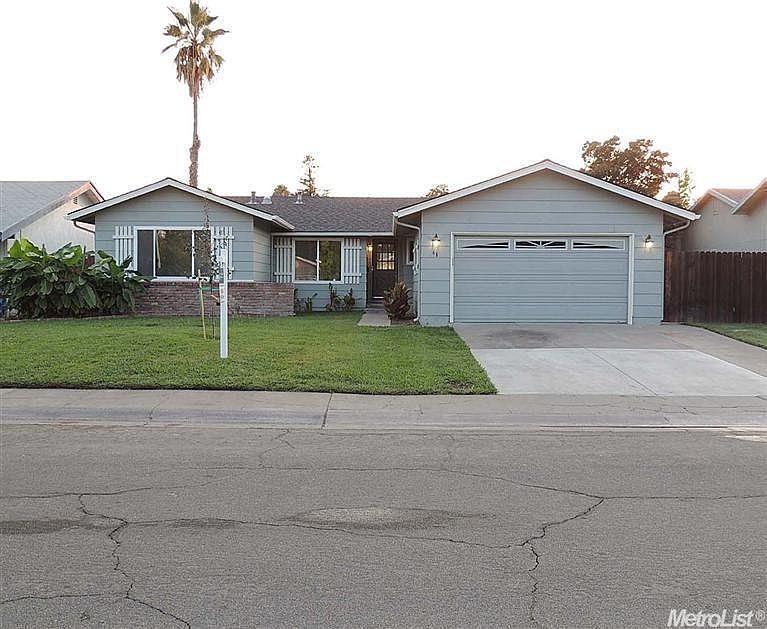 1st image of 68 Brentford Cir