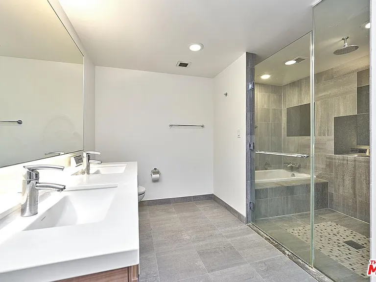 3785 Wilshire Blvd #2008 — Photo 27