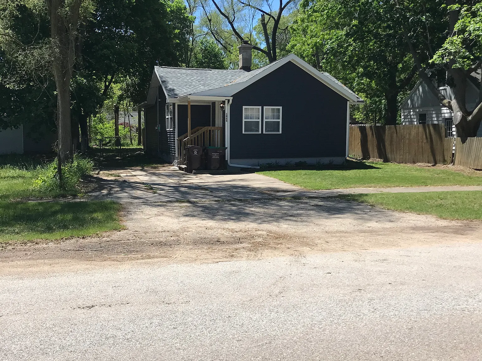 2 bed, 1000 sqft, $1,400 — Photo 2