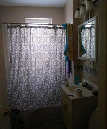 3rd image of 1029 N Hamlin Ave