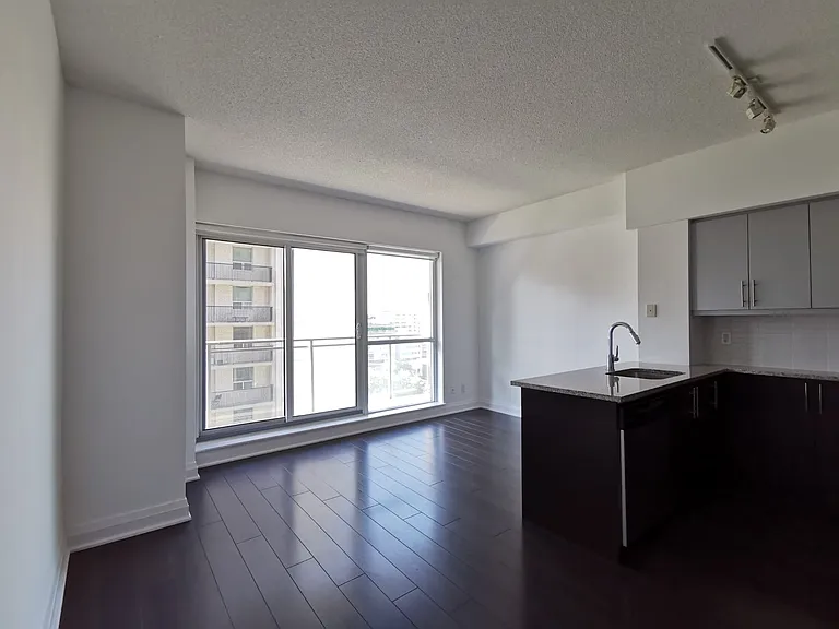 83 Redpath Ave #711 — Photo 5