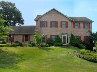 1112 Bear Creek Rd, Elizabethtown, PA
