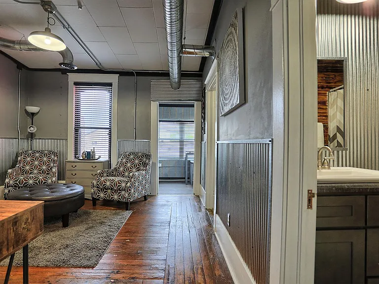 120 W Market St #A — Photo 16