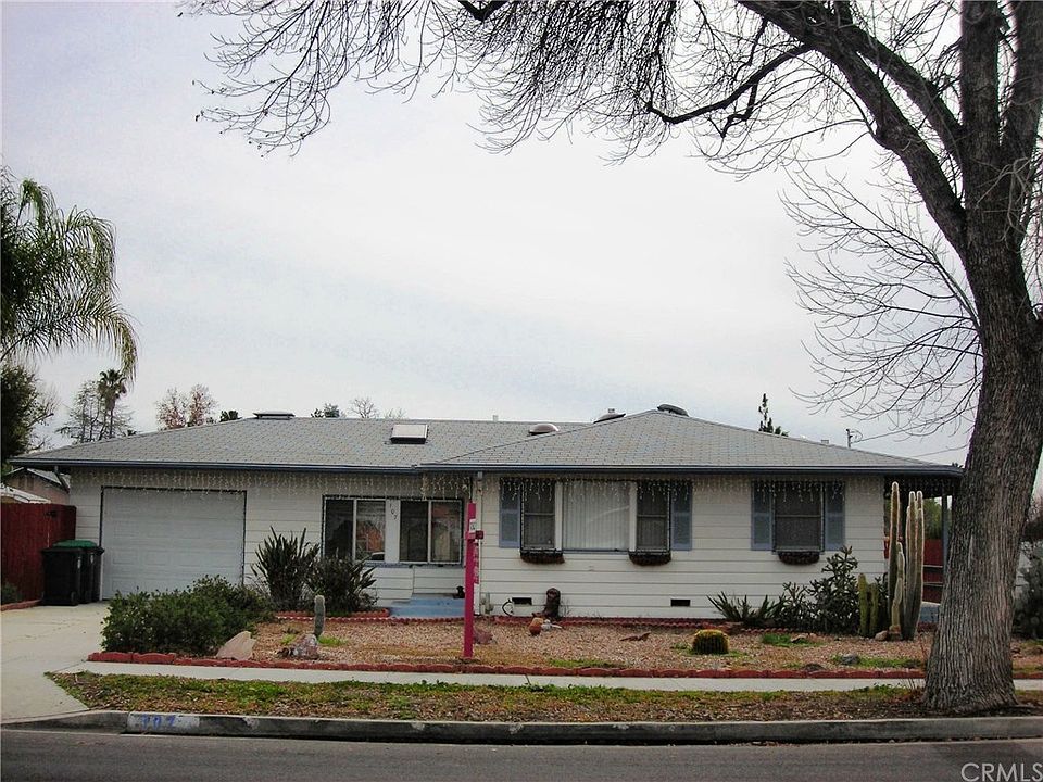 1st image of 107 W Whittier Ave