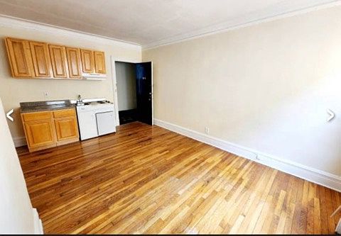 3rd image of 50 Wall St #2C