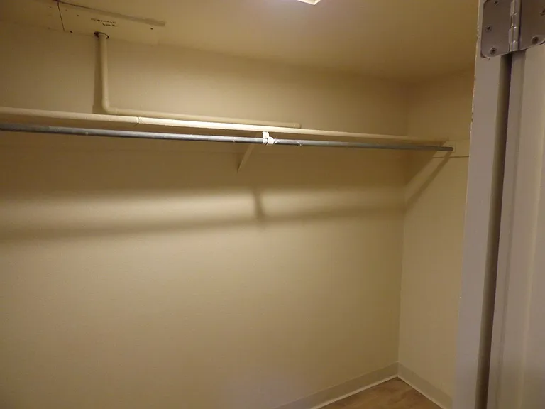 609 Terry Street — Photo 4