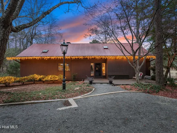 31 Cardinal Drive, Whispering Pines, NC 28327