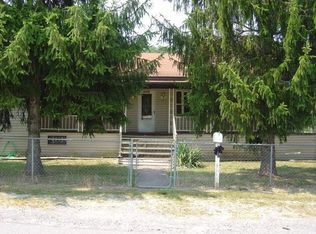 872 Blue Jay Dr, Beaver, WV 25813